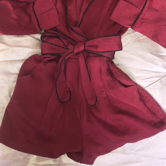 FASHION NOVA SATIN ROMPER XS - Picture 6 of 7